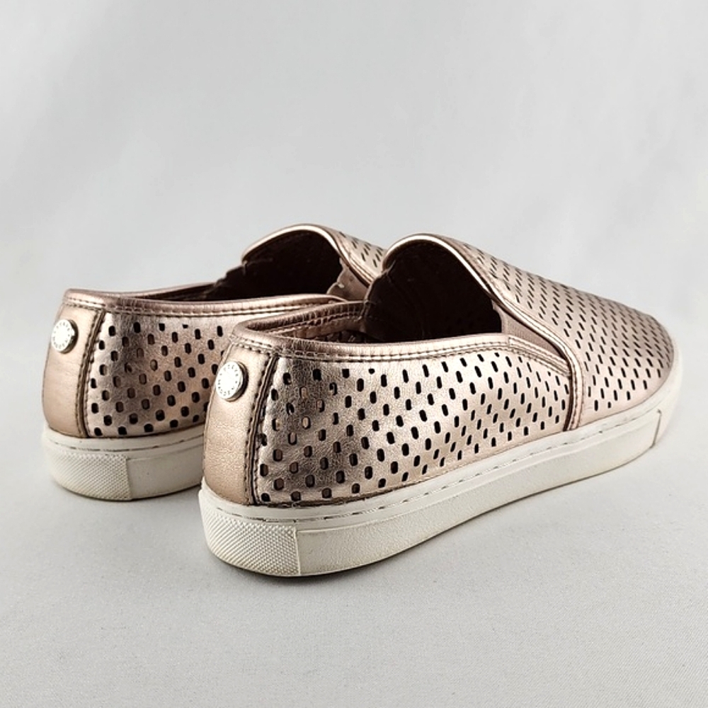 Steve Madden Women's Slip On Flat Shoes Perforated Rose Gold Size 9M - Picture 6 of 13